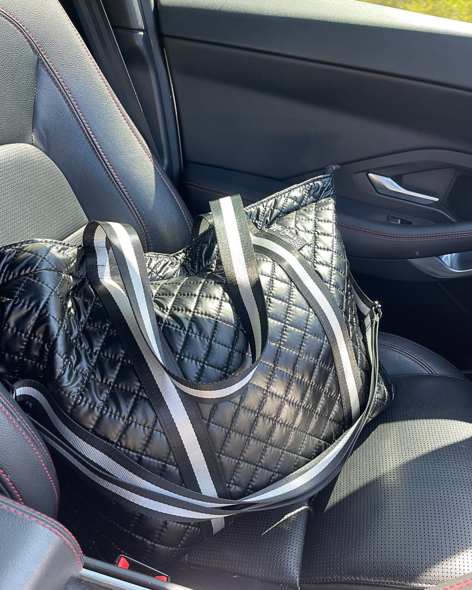 Core Trainer Raven Tote Bag Black & White