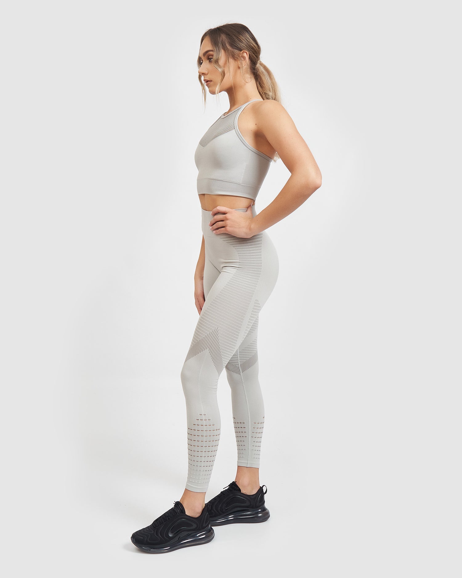 Core Trainer Synergy Active Bra Dove Grey