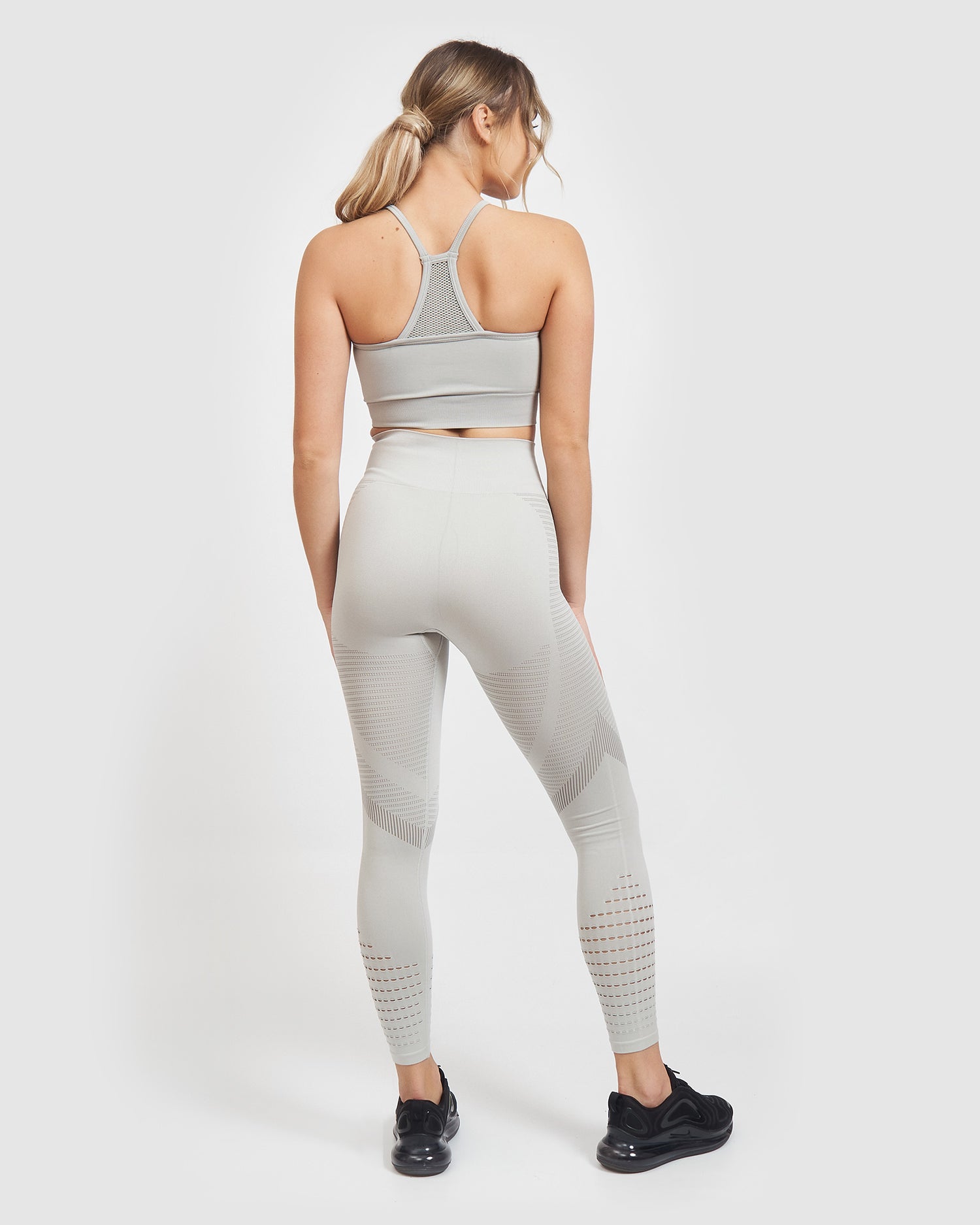 Core Trainer Synergy Active Bra Dove Grey